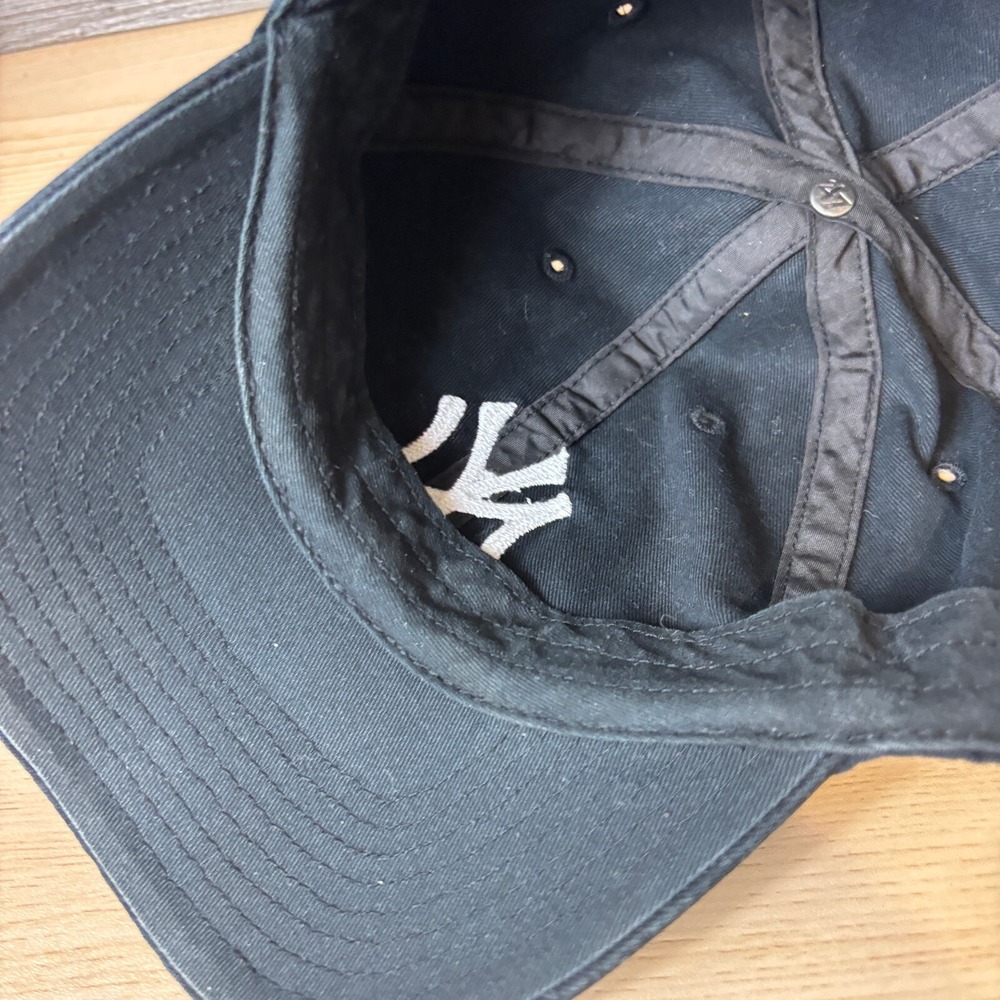 New York Yankees Hat Cap Strap Back Black Faded MLB Baseball '47 - Picture 7 of 9